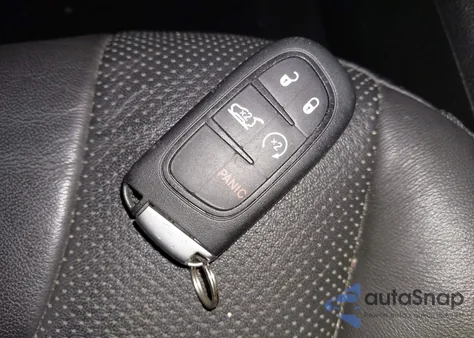 2021 Jeep Cherokee 80Th Anniversary 4X4 z USA, uszkodzony, nr VIN 1C4PJMMX3MD194726